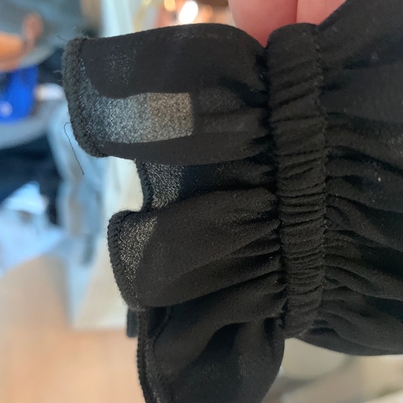 Show me your Mumu black blouse - Picture 5 of 5